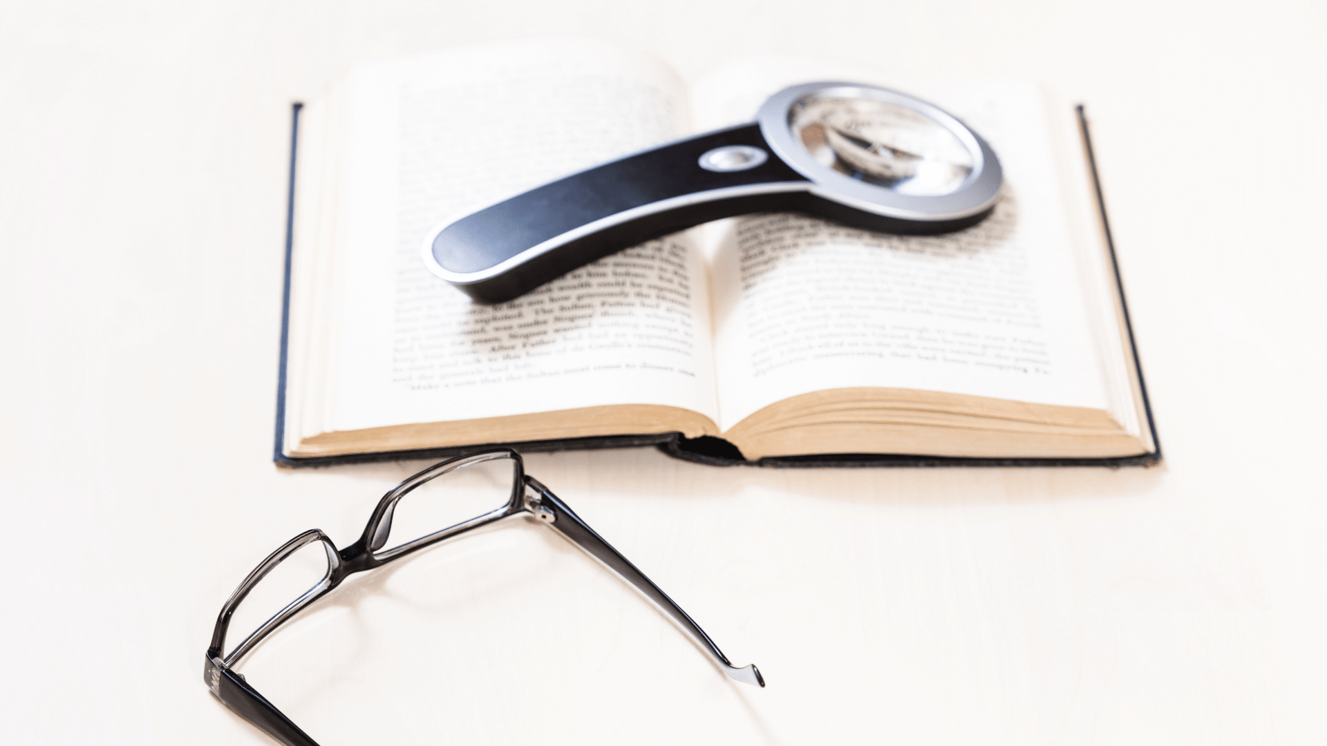 illuminated magnifiers for low vision
