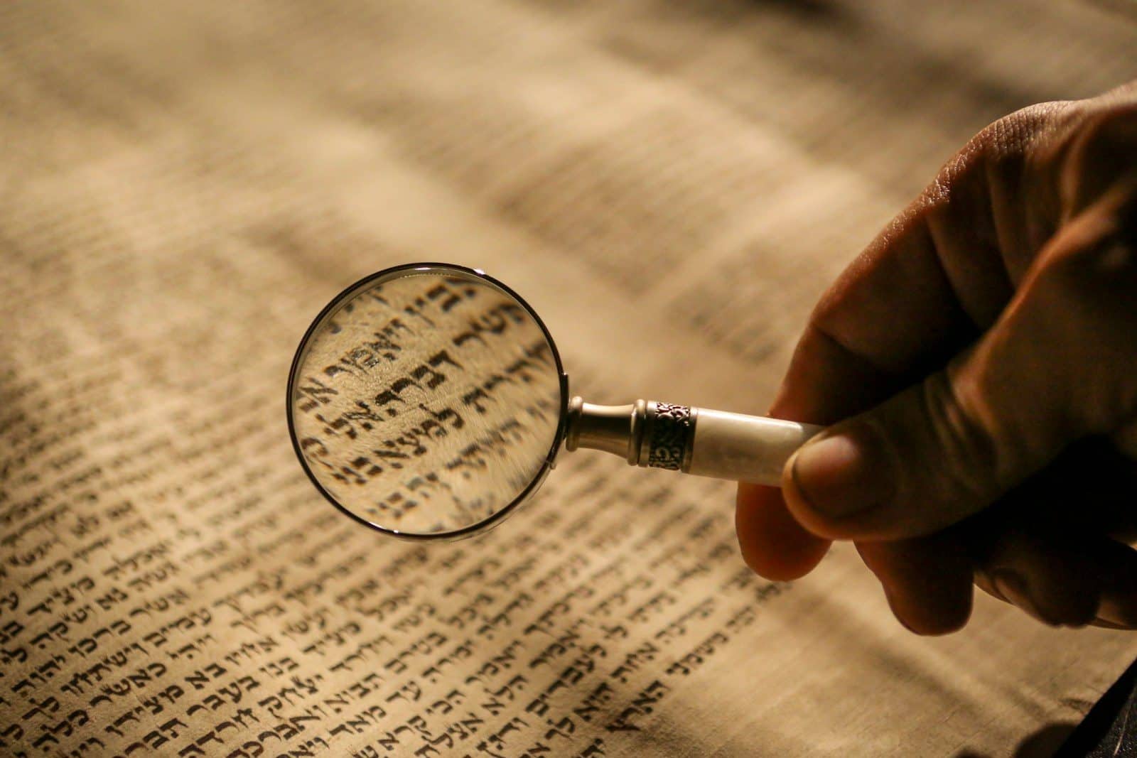5x handheld magnifying glass used for reading fine print — wholesale optical glass lens